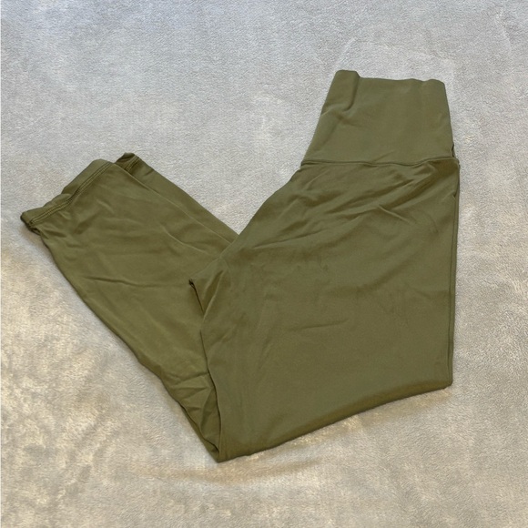 Aerie Offline Cross Waist Capri Leggings - Picture 1 of 4